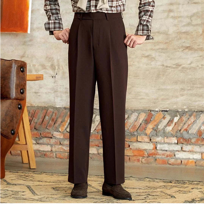 Gluschwein - Herrenhose mit Bundfalten, schmaler Passform und geradem Bein
