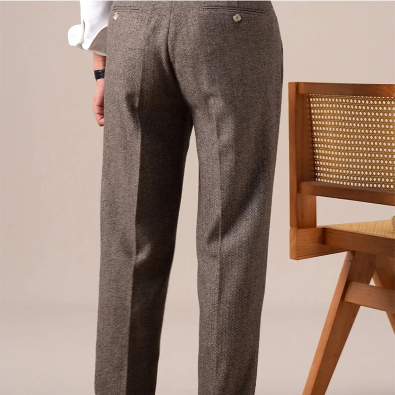 Gluschwein - Herrenhose mit Bundfalten, schmaler Passform und geradem Bein