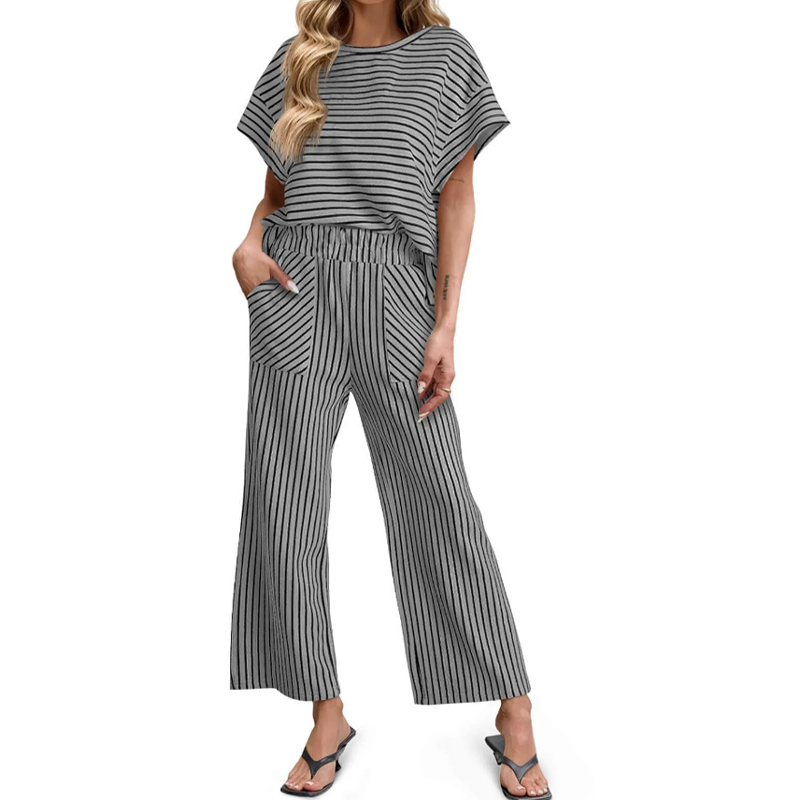 Gluschwein - 👚 Zweiteiliges Lounge-Set für Damen mit Streifenmuster – tiefe Seitentaschen, bequemer Stretch-Bund. ✨