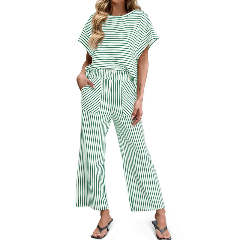 Gluschwein - 👚 Zweiteiliges Lounge-Set für Damen mit Streifenmuster – tiefe Seitentaschen, bequemer Stretch-Bund. ✨