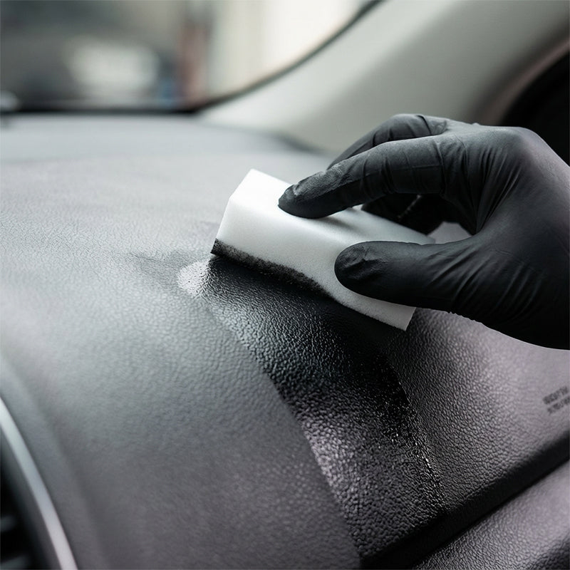 Gluschwein - Set mit langanhaltenden Aufbereitungsmitteln für Kunststoffteile im Auto