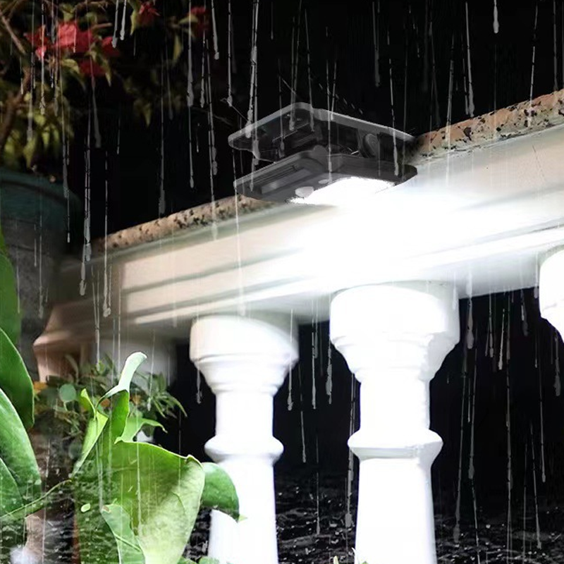 Gluschwein - Solar Motion Sensor Clip Light