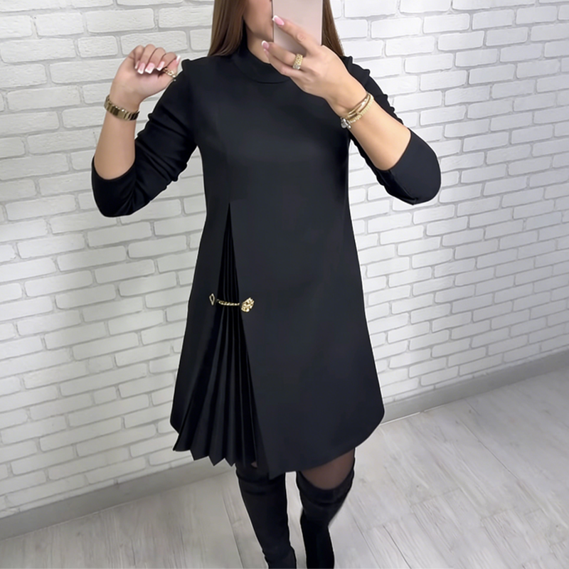Gluschwein - Elegant Long Sleeve Pleated Panel Dress