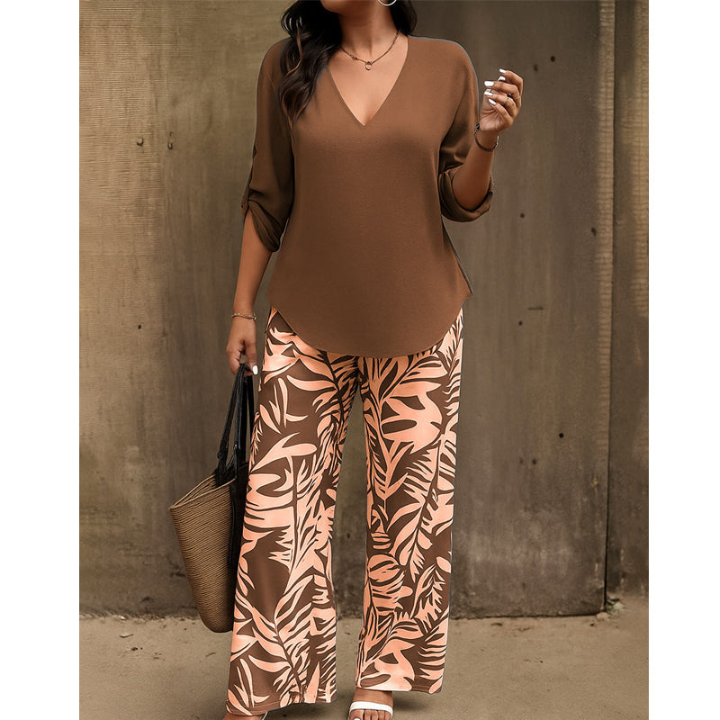 Gluschwein - Set aus Damenbluse mit V-Ausschnitt und bedruckter Hose mit weitem Bein