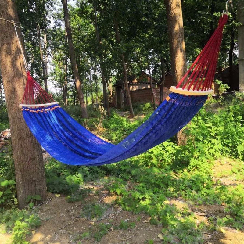 Verbesserte Camping-Hängematte mit Seilen