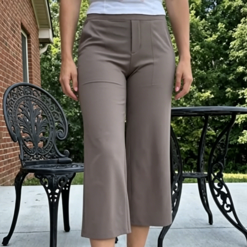 Elastische Caprihose für Damen mit weitem Bein und Taschen