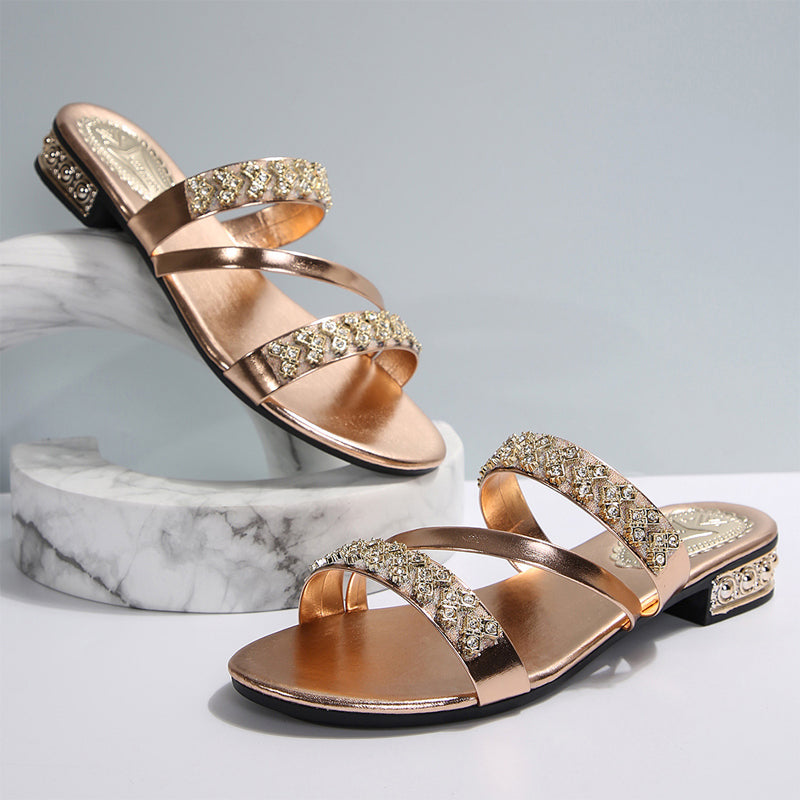 Slip-On-Sandalen mit Strasssteinen und niedrigem Absatz