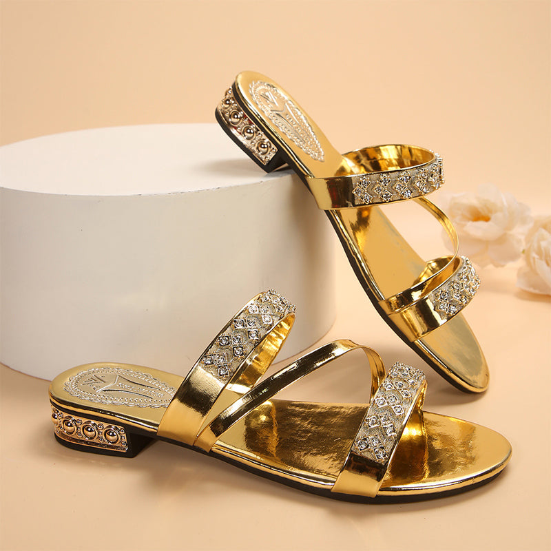 Slip-On-Sandalen mit Strasssteinen und niedrigem Absatz