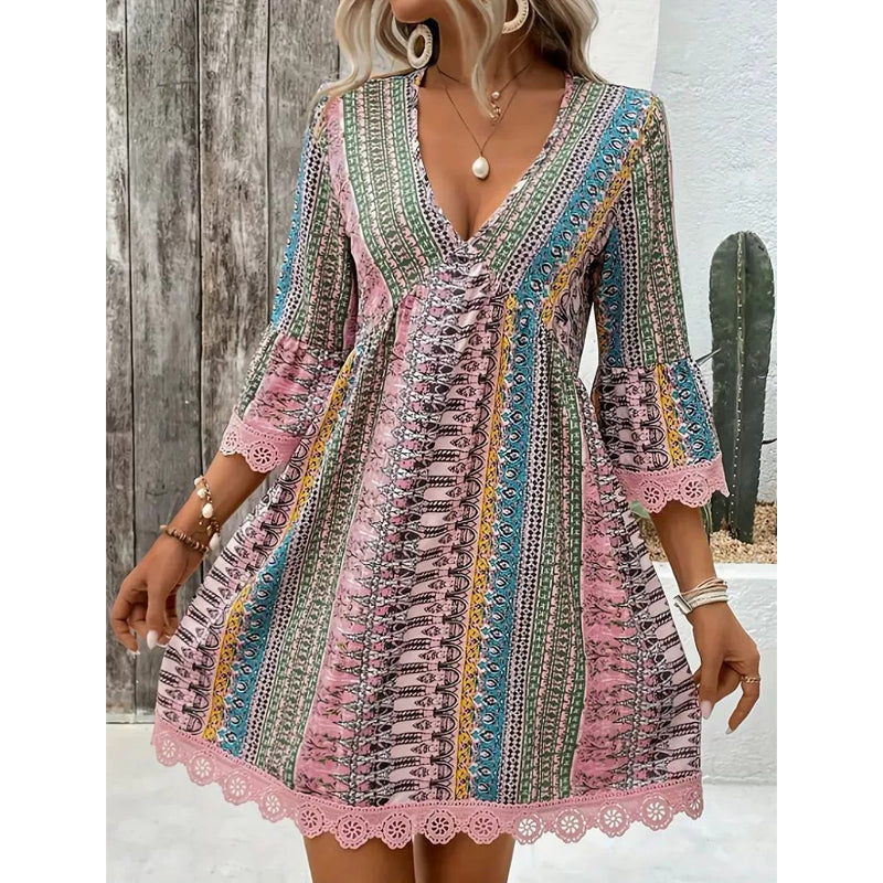 🌿Kostenloses Geschenk✨Minikleid für Damen mit V-Ausschnitt, geometrischem Muster und Spitzenbesatz – perfekt für den Urlaub