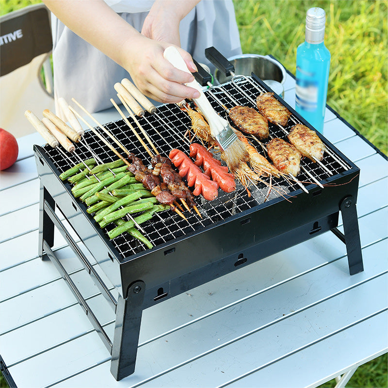 Gluschwein - 🍖 SPARE 50% 🏕️ Faltbarer tragbarer Grill mit Schublade & Ständer – Kompakt, stabil & perfekt für Camping, Garten & Balkon ✨