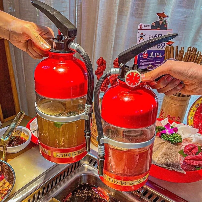 Gluschwein - 🧯 Feuerlöscher-Bierspender 2L ✨ Einzigartiges Design, Lebensmittelechtes Acryl, Handdruck-System, Ideal für Party & Bar