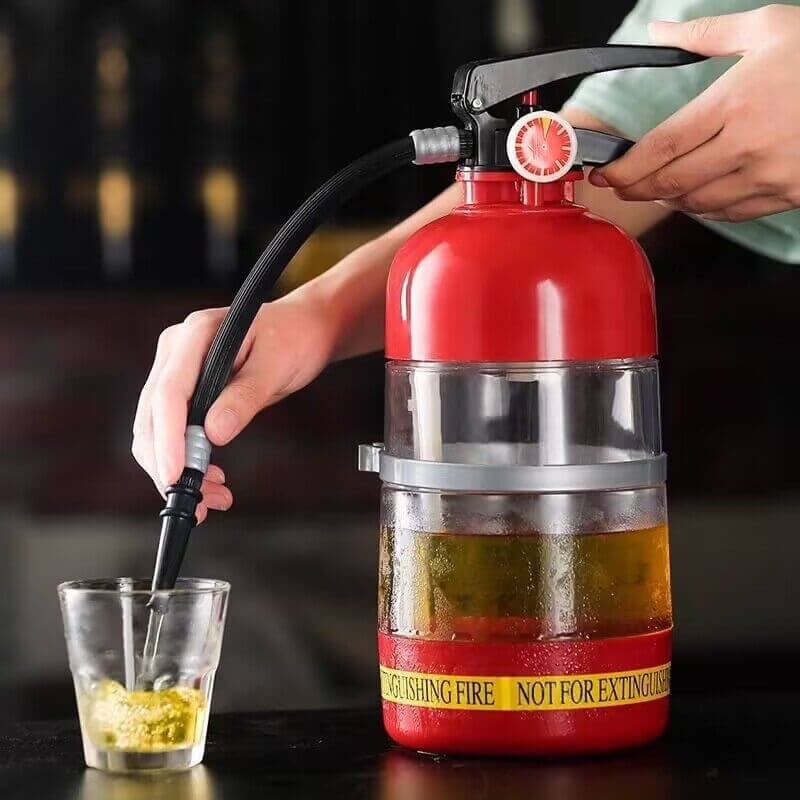 Gluschwein - 🧯 Feuerlöscher-Bierspender 2L ✨ Einzigartiges Design, Lebensmittelechtes Acryl, Handdruck-System, Ideal für Party & Bar