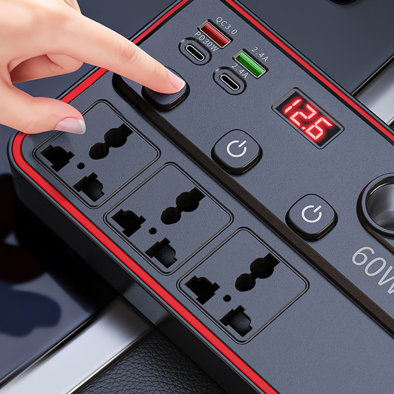 Multifunktionales Autoladegerät mit Steckdosen und USB-Anschluss