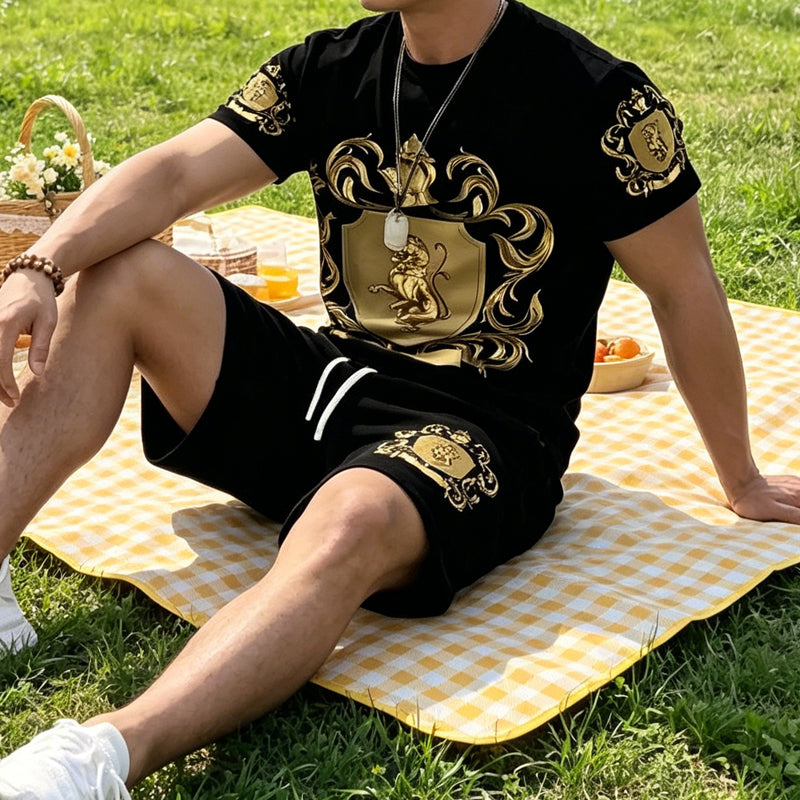 👕 JETZT 50 % RABATT! 👑 Herren-T-Shirt- und Shorts-Set mit Goldwappen-Print – Stylisch, atmungsaktiv und perfekt für lässige Sommertage oder sportliche Looks 🩳