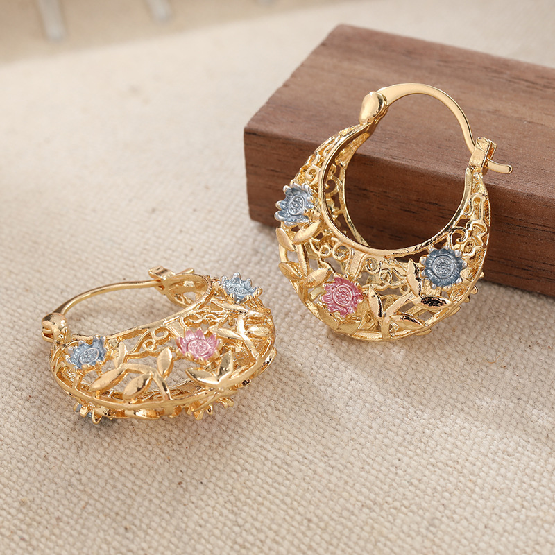 🌙 LIMITIERTES ANGEBOT 50% RABATT! ✨ Halbmond-Creolen mit Blumen – Filigran, Vergoldet, Emaille 🌸
