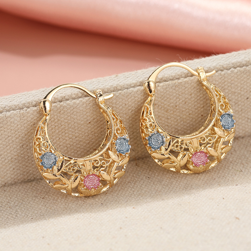 ✨ Halbmond-Creolen mit Blumen – Filigran, Vergoldet, Emaille 🌸