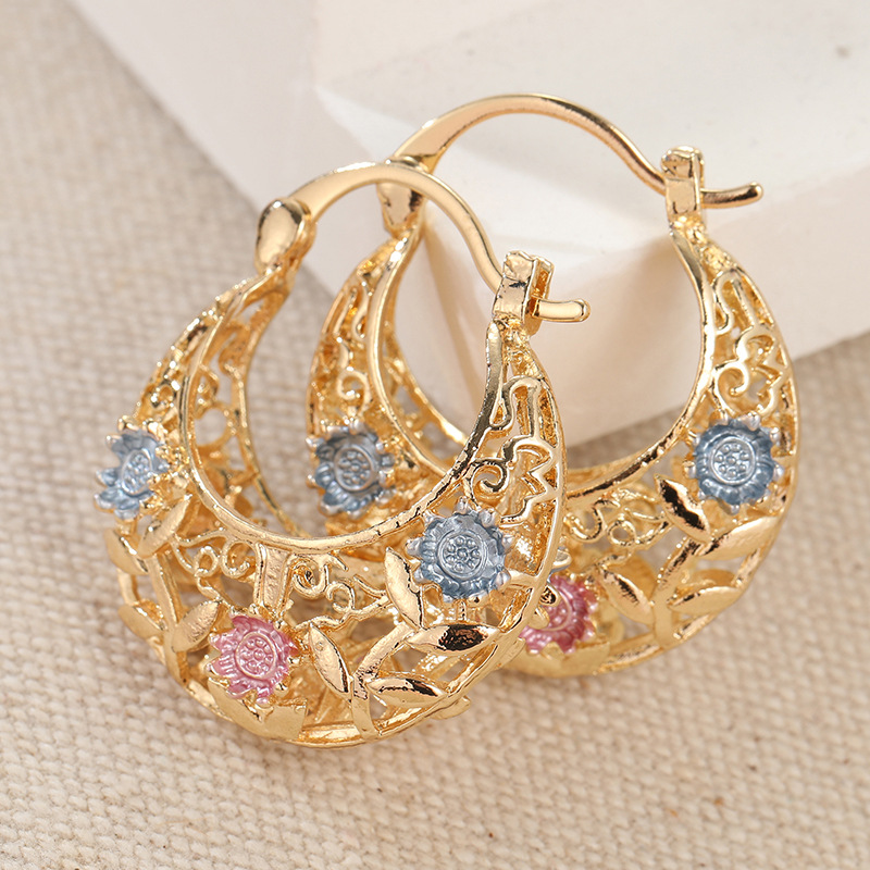 ✨ Halbmond-Creolen mit Blumen – Filigran, Vergoldet, Emaille 🌸
