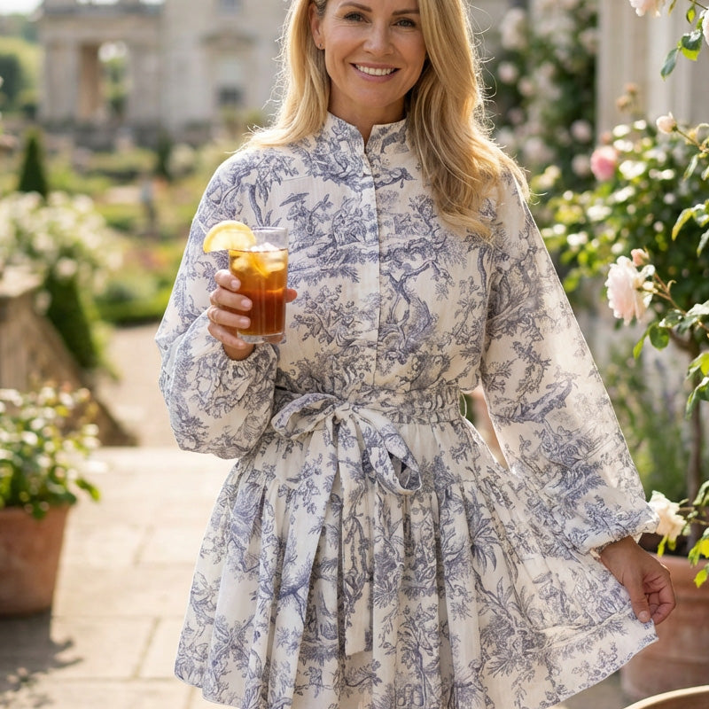 Elegantes A-Linien-Minikleid mit hohem Kragen und Laternenärmeln
