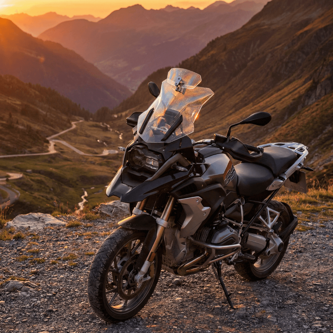 ❄️Summerfresh 50% Rabatt!🏍️Verstellbarer Motorrad-Windabweiser – Universeller Windschutzscheibenspoiler gegen Helmvibrationen, Windgeräusche und Turbulenzen